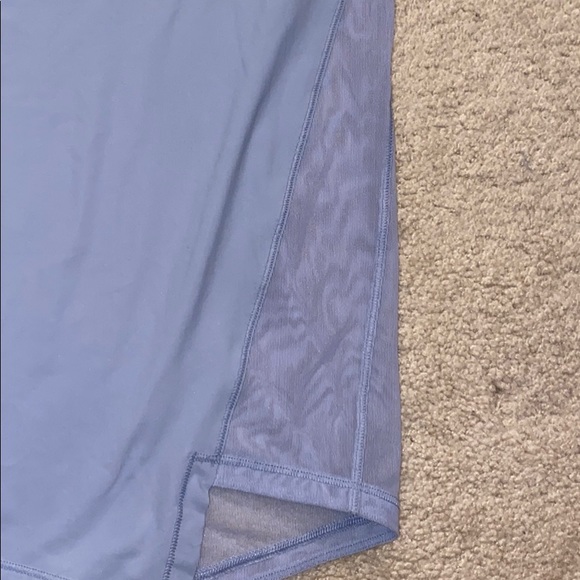 Light Blue Lululemon Tee Size 6 RARE - Picture 3 of 3